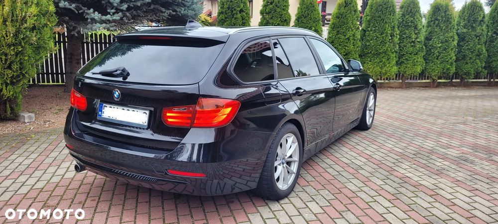 BMW Seria 3 320d Touring - 3