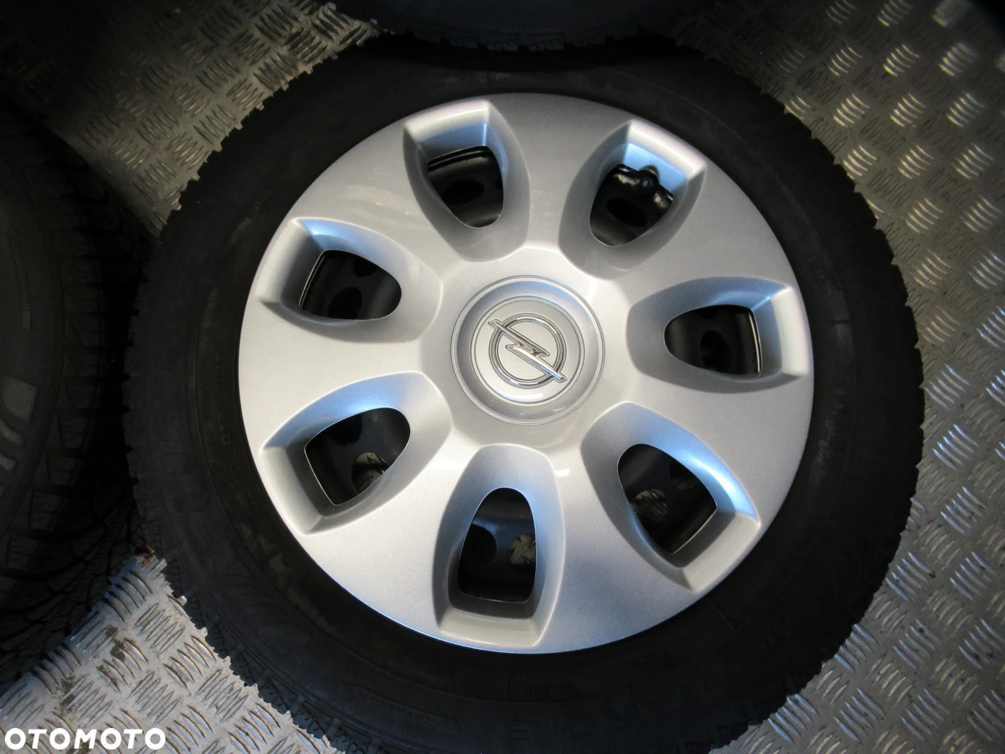 Koła Opel Adam Corsa D E Meriva 6Jx15 et39 4x100 zima 7,5mm CZUJNIKI - 3