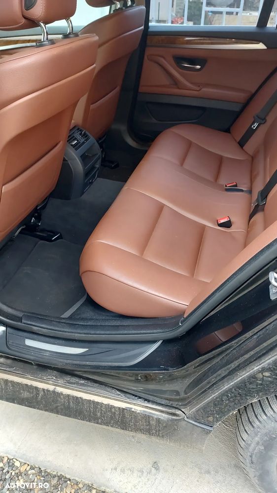 BMW Seria 5 520d Touring Aut. Luxury Line - 12