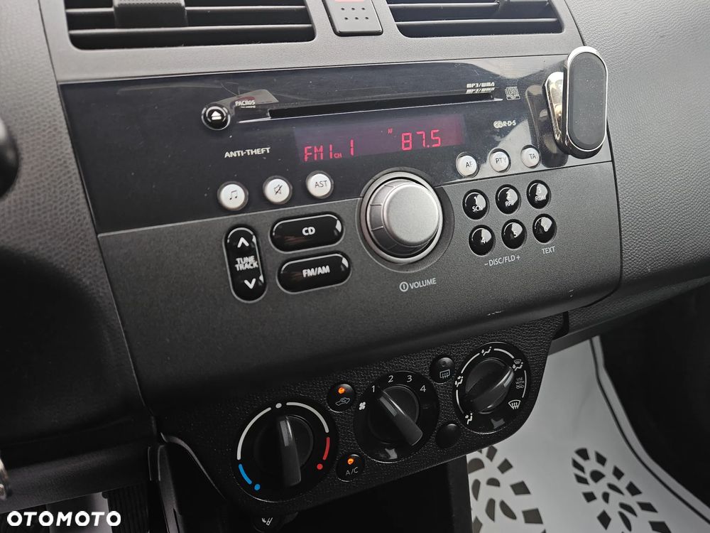 Suzuki Swift - 17