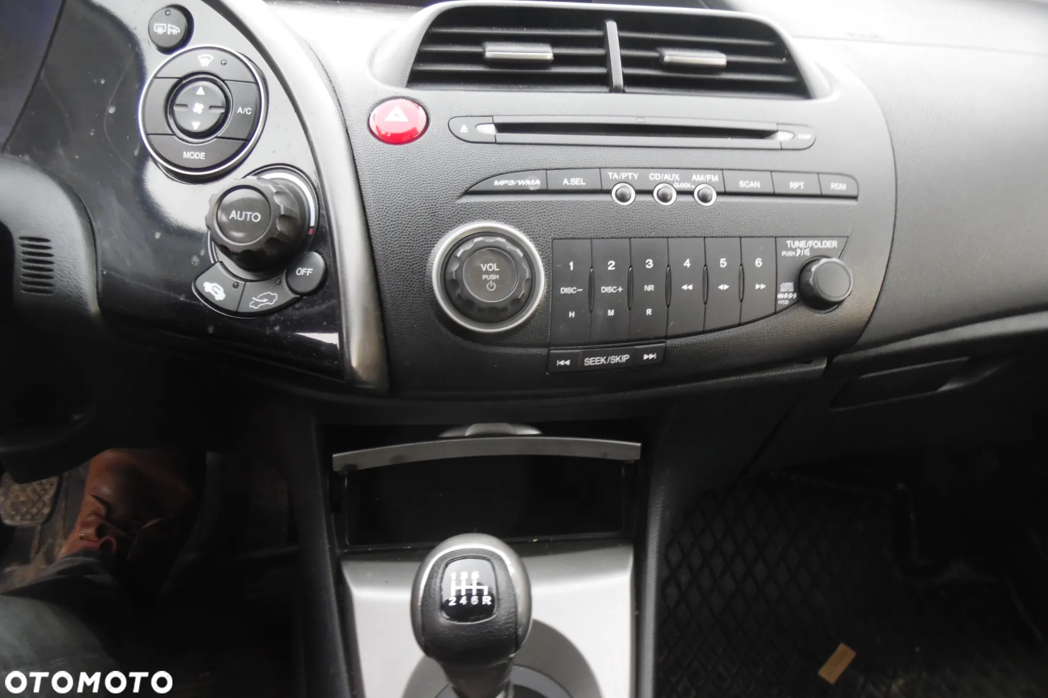 Honda Civic 1.8 Executive - 12