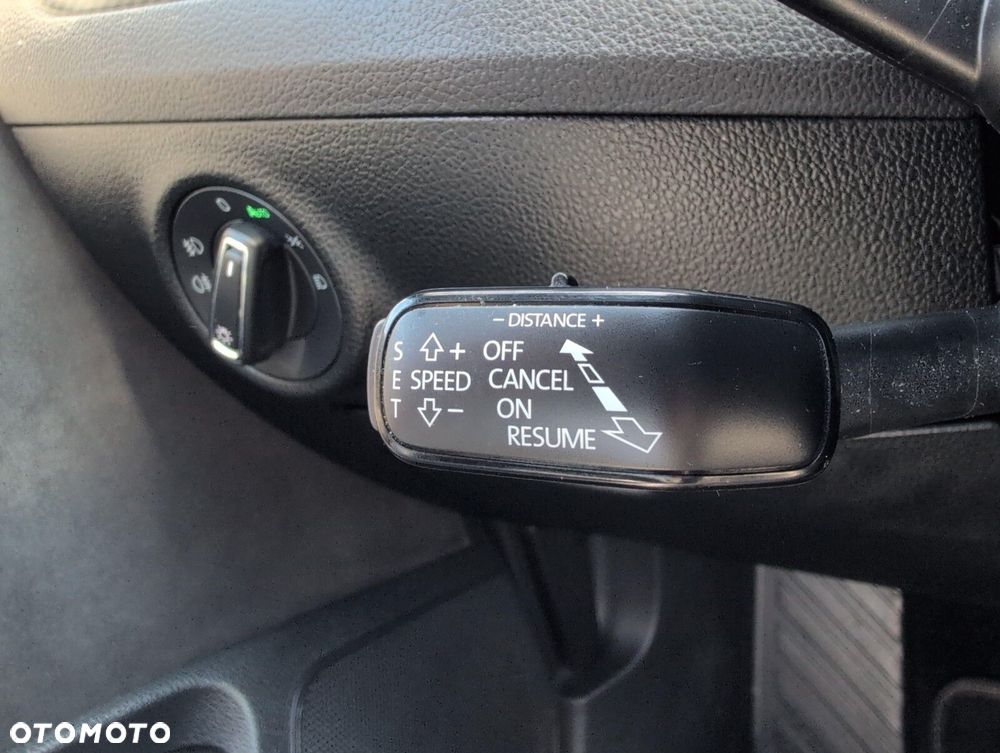 Skoda Superb 2.0 TDI SCR Sportline DSG - 27