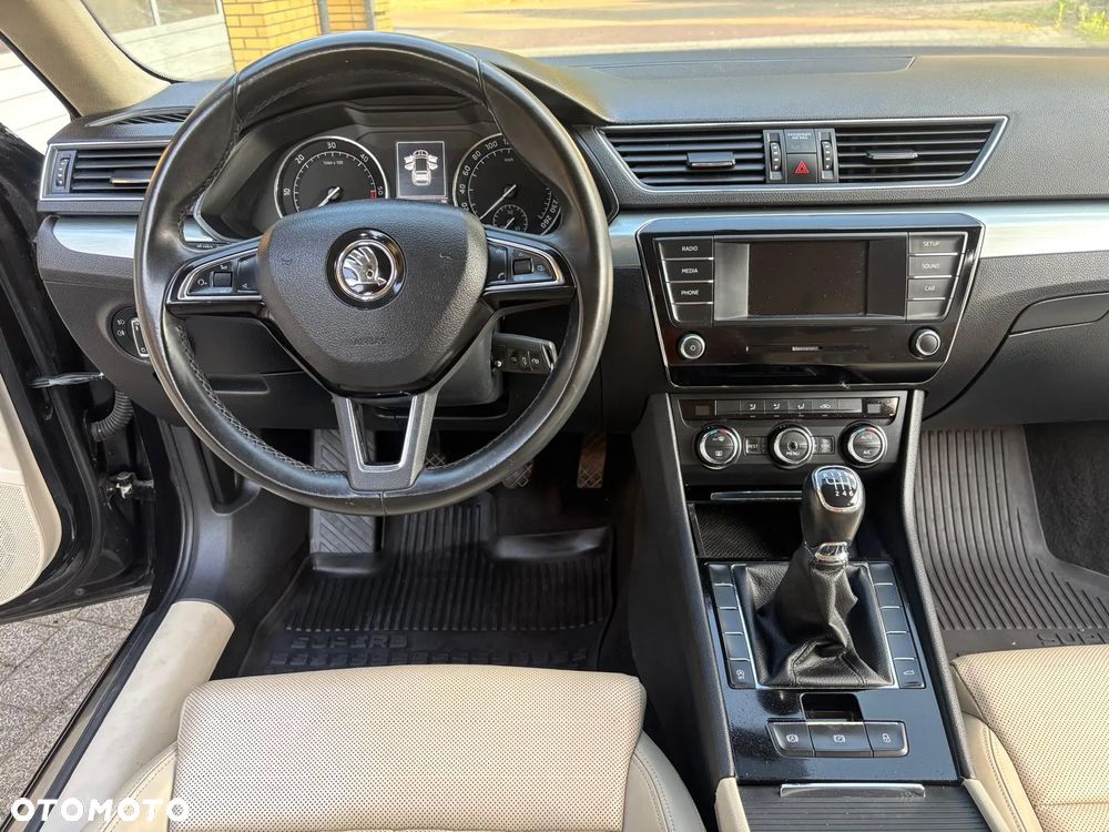 Skoda Superb 2.0 TDI L&K - 22