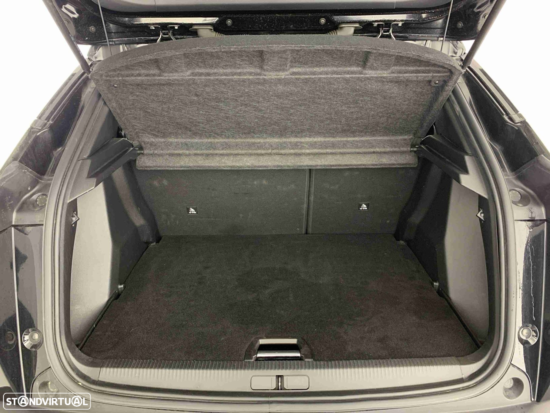 Peugeot 2008 1.2 PureTech Allure EAT8 - 14