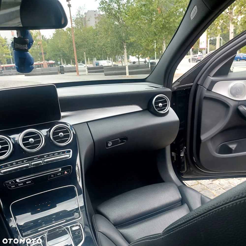 Mercedes-Benz Klasa C 220 d 9G-TRONIC - 11