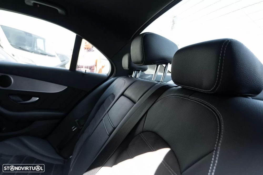 Mercedes-Benz C 300 de AMG Line - 21
