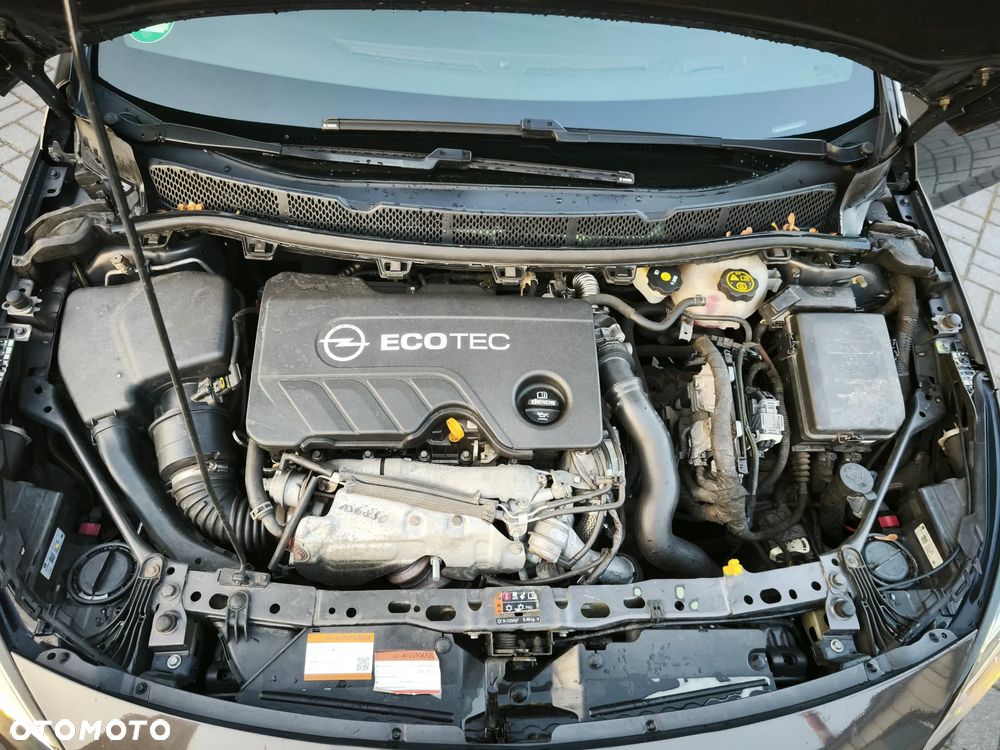 Opel Astra 1.6 CDTI Dynamic S&S - 20