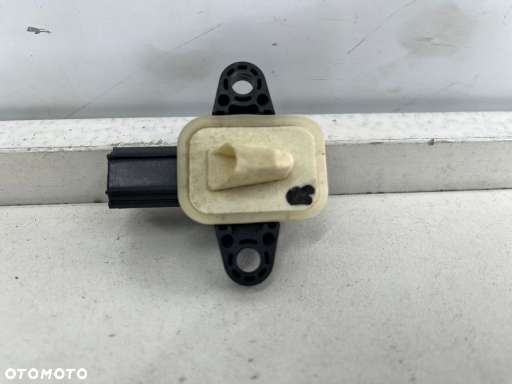 Czujnik uderzeniowy Volvo XC60 S60 V60 V70 XC70 sensor w drzwi 30798030 - 2