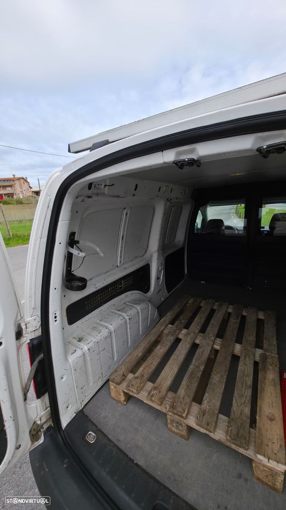 VW Caddy Maxi - 10