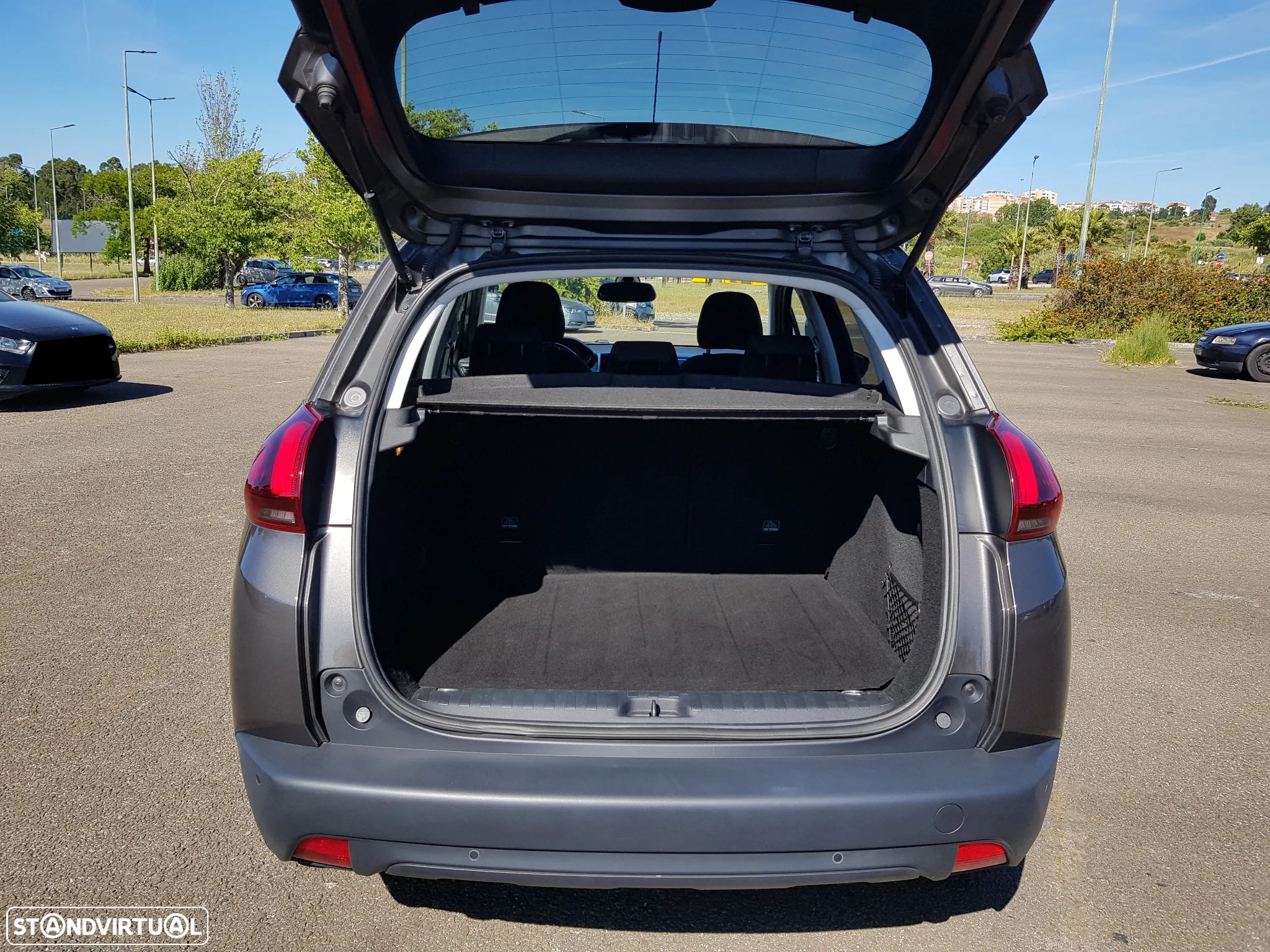 Peugeot 2008 1.5 BlueHDi Style - 50