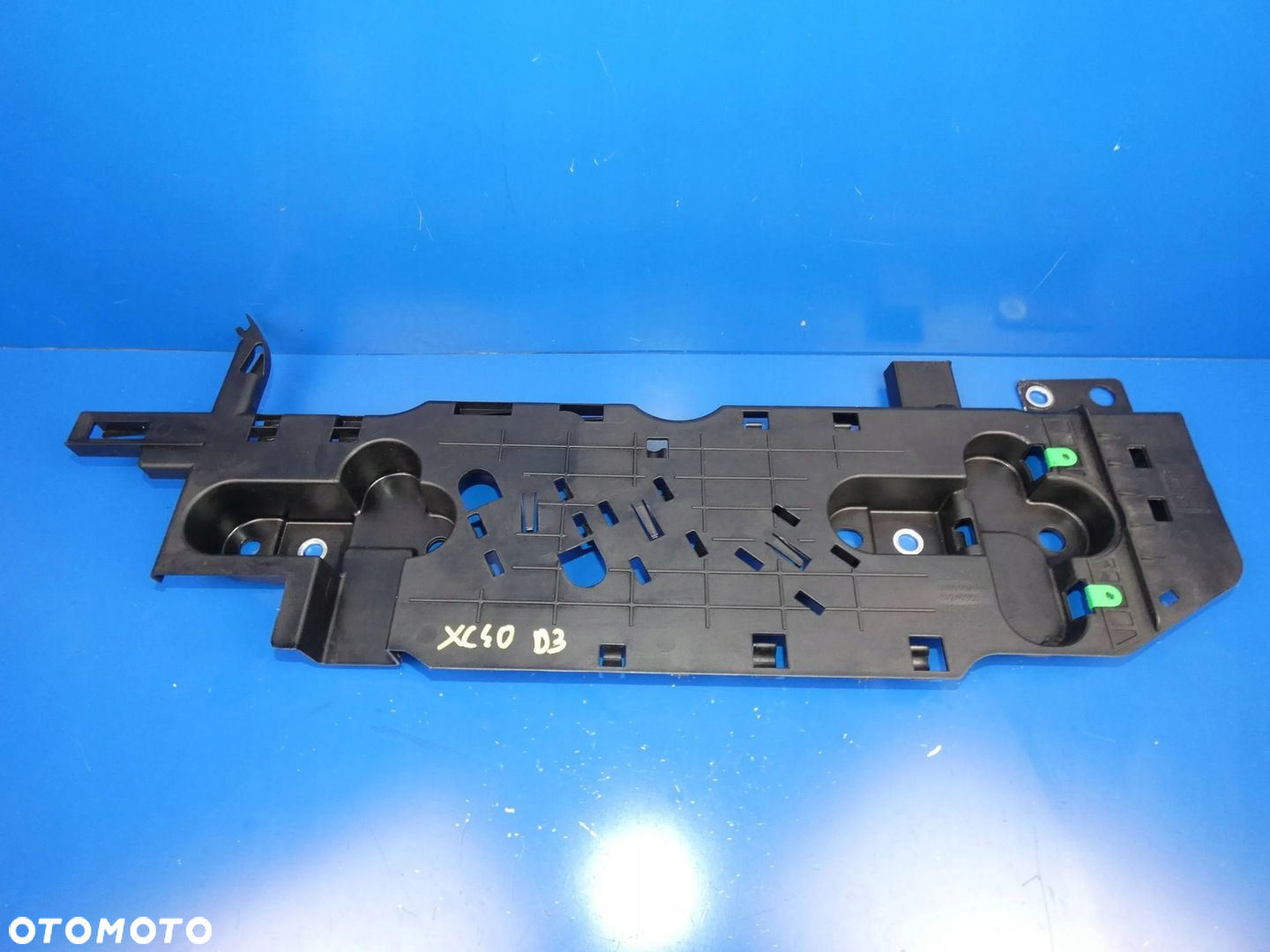 VOLVO XC40 OSŁONA PANEL MOCOWANIE PODWOZIA - 2