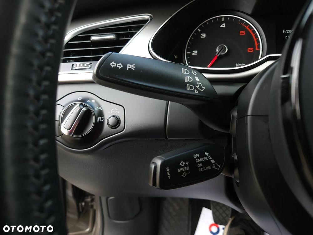 Audi A4 Avant 2.0 TDI DPF quattro S line Sportpaket - 22