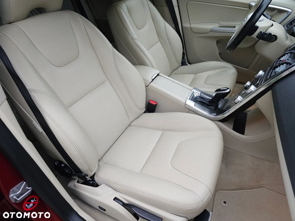 Volvo XC 60 D4 AWD Summum - 17
