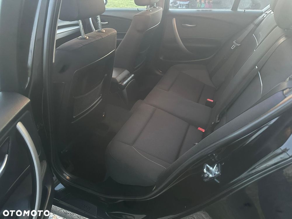 BMW Seria 1 116i - 6
