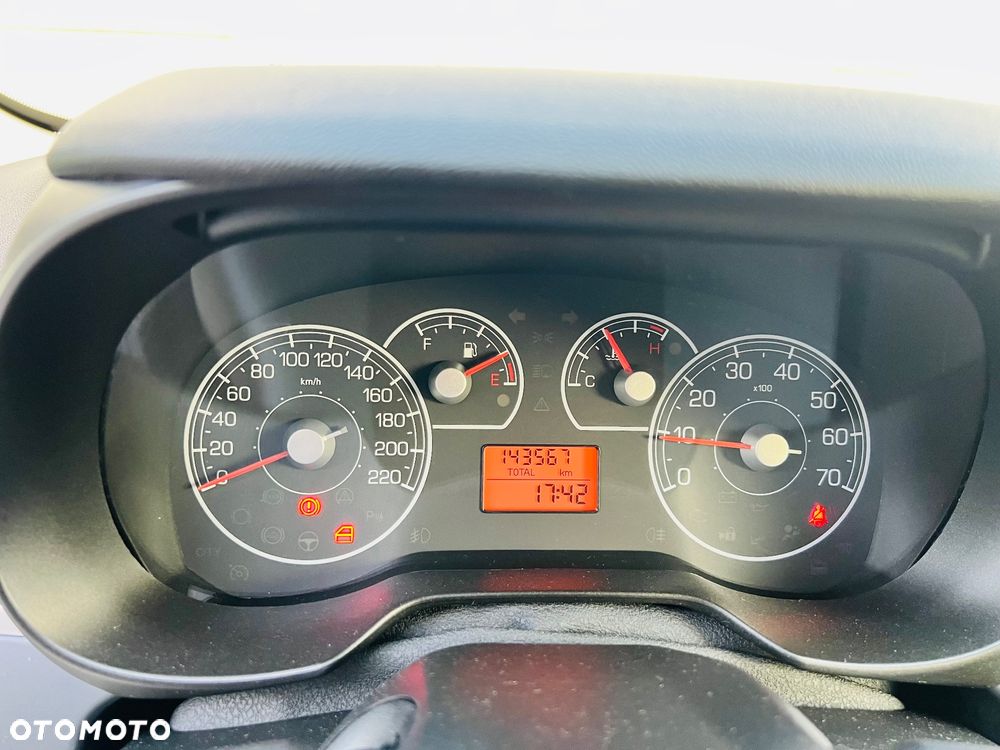 Fiat Grande Punto 1.4 8V Active - 21