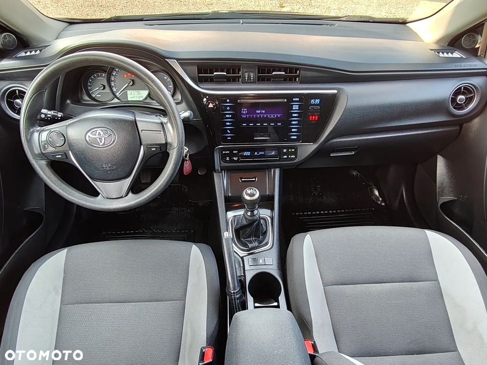 Toyota Auris 1.6 Classic Plus - 19