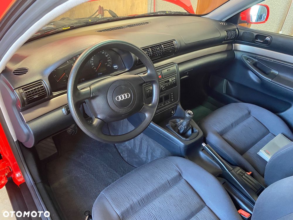 Audi A4 Avant - 16