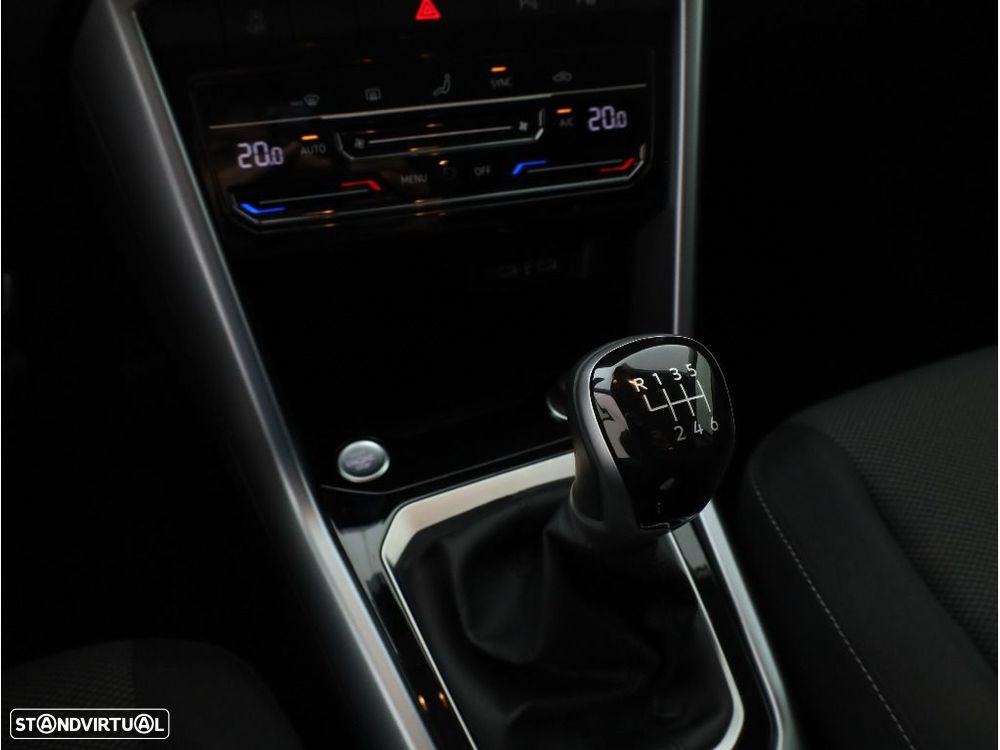 VW T-Roc 1.0 TSI Urban - 18