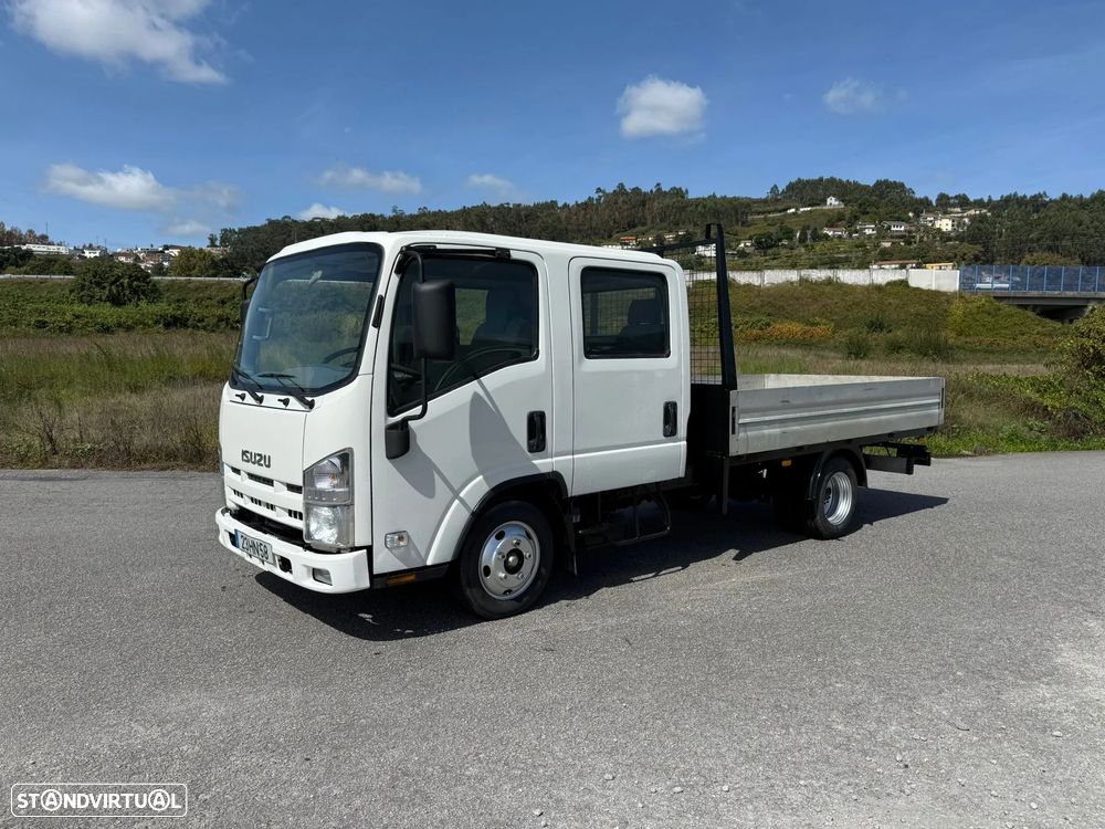 Isuzu NLR CABINE DUPLA - 1