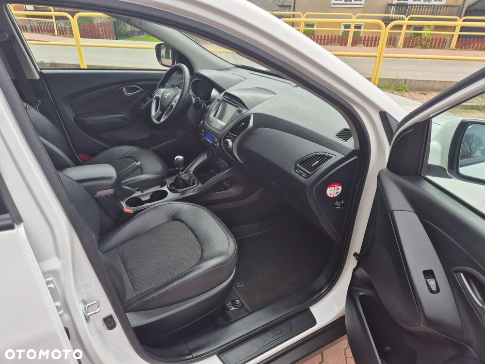 Hyundai ix35 1.7 CRDi 2WD blue Finale Gold - 21