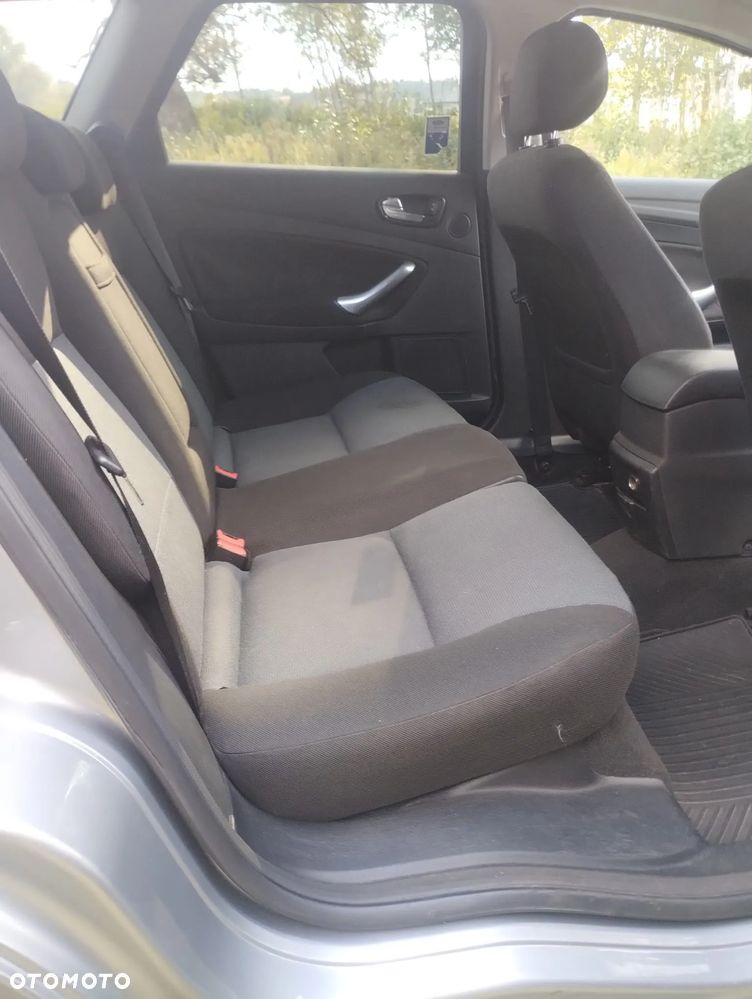 Ford Mondeo 1.8 TDCi Ambiente - 10