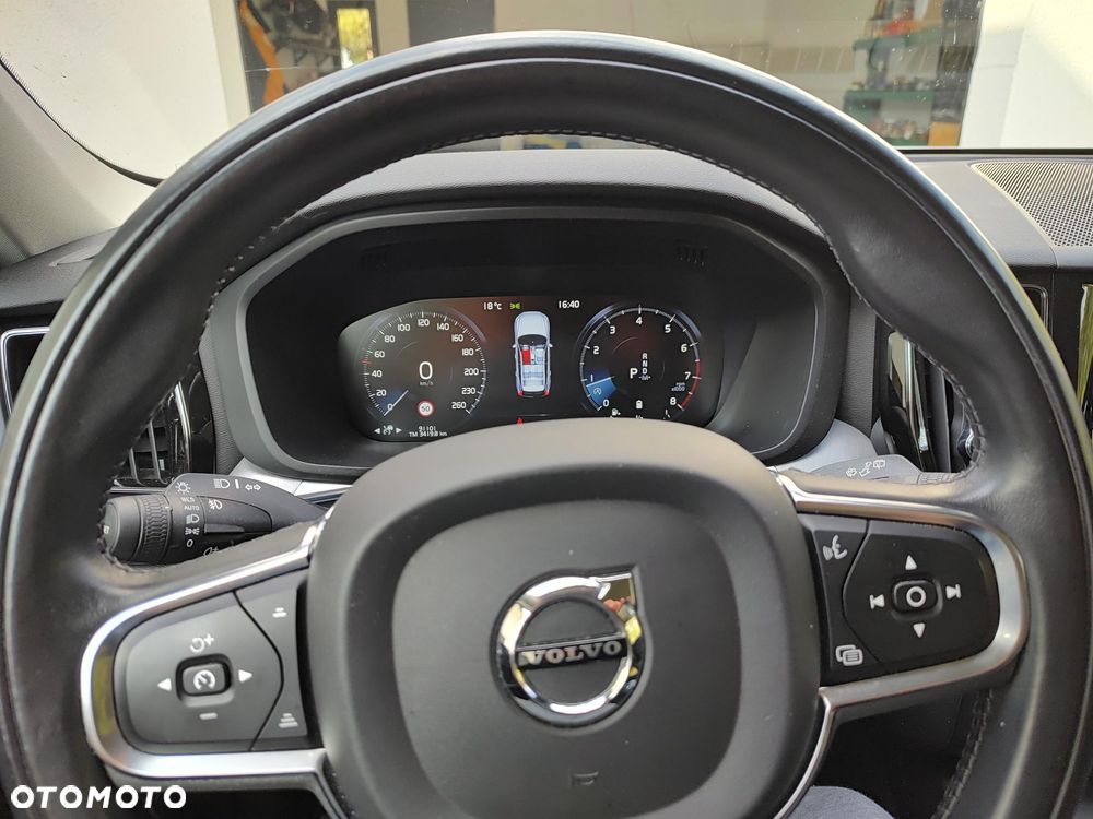 Volvo XC 60 B5 B AWD Momentum Pro - 8