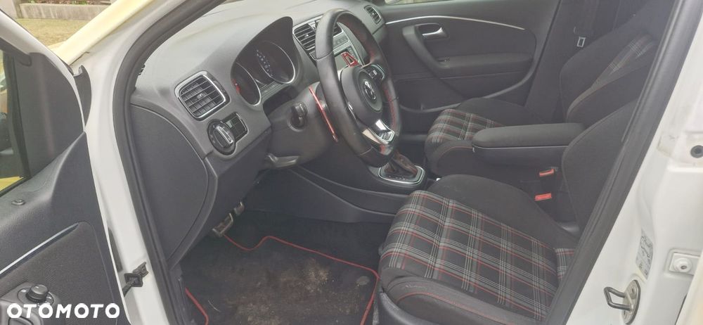 Volkswagen Polo 1.8 TSI (Blue Motion Technology) DSG GTI - 11