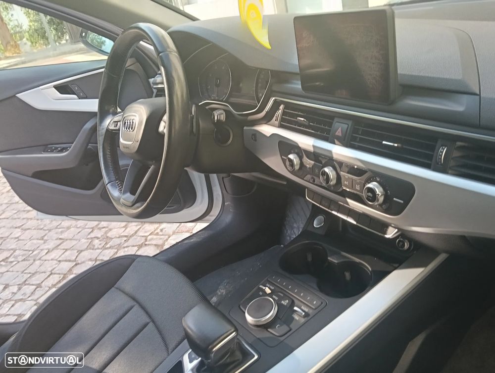 Audi A4 Avant 2.0 TDI Design S tronic - 23