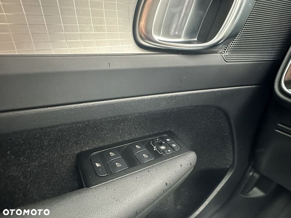 Volvo XC 40 - 33