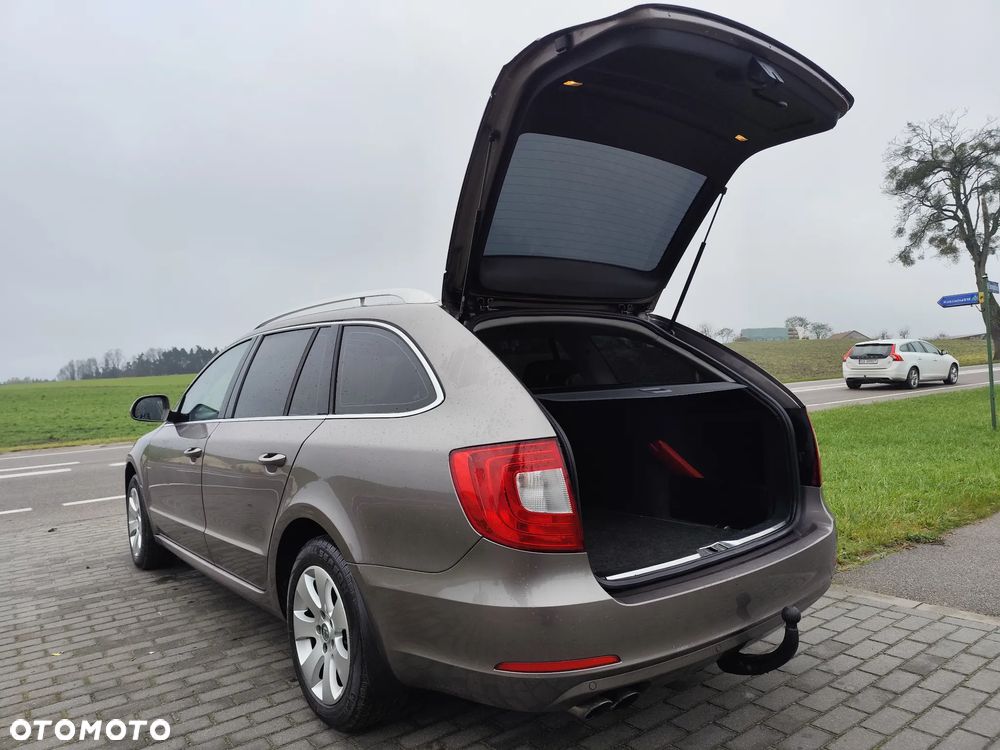 Skoda Superb 2.0 TDI Family - 11