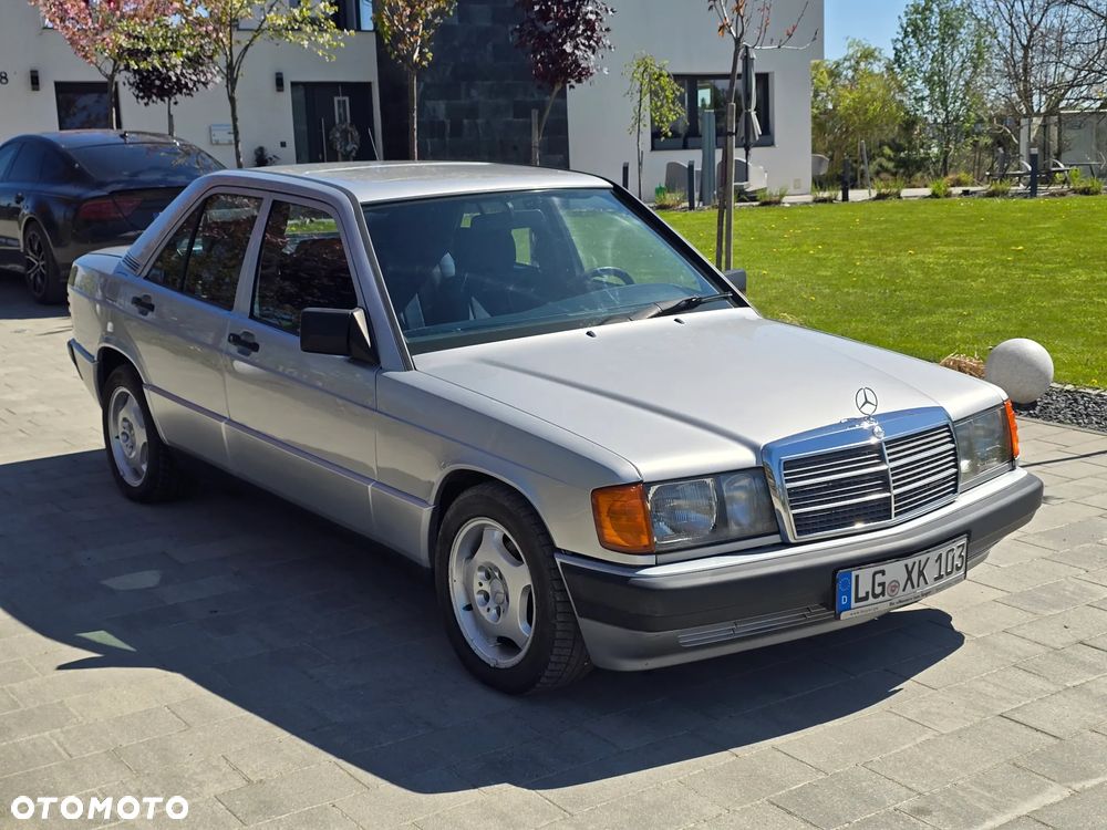 Mercedes-Benz W201 (190) - 6