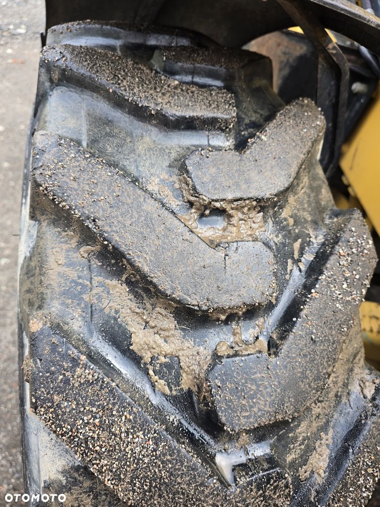 Caterpillar 432F2 - 11