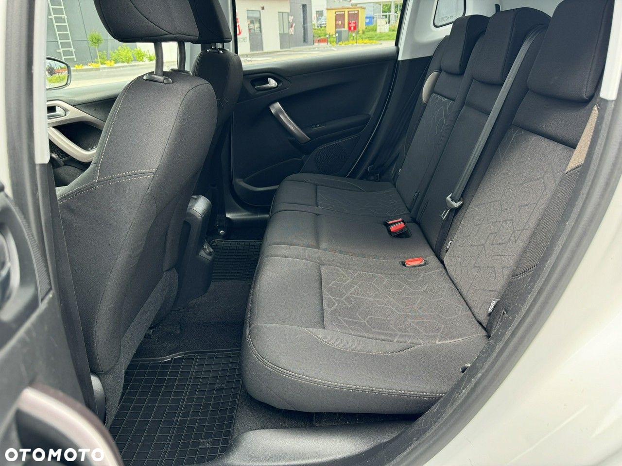 Peugeot 2008 - 31