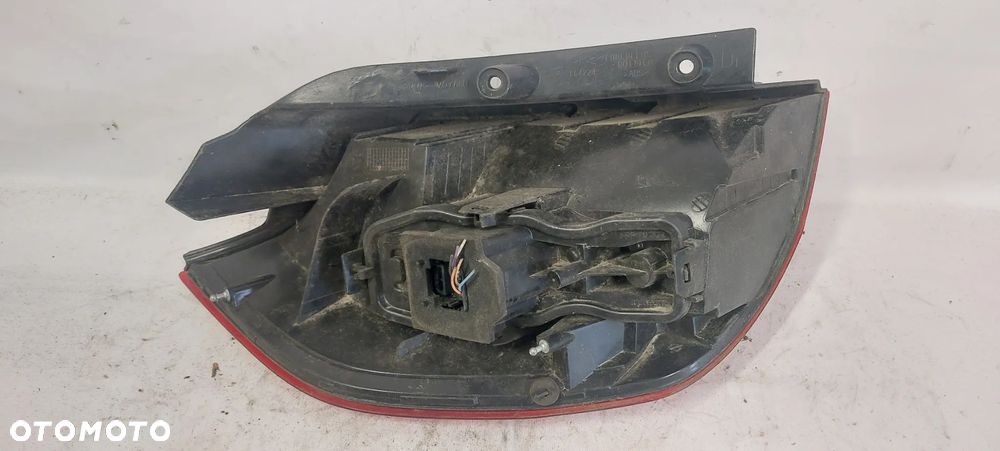 .  TYL TYLNA PRAWA LAMPA RENAULT SCENIC 2 LIFT - 4