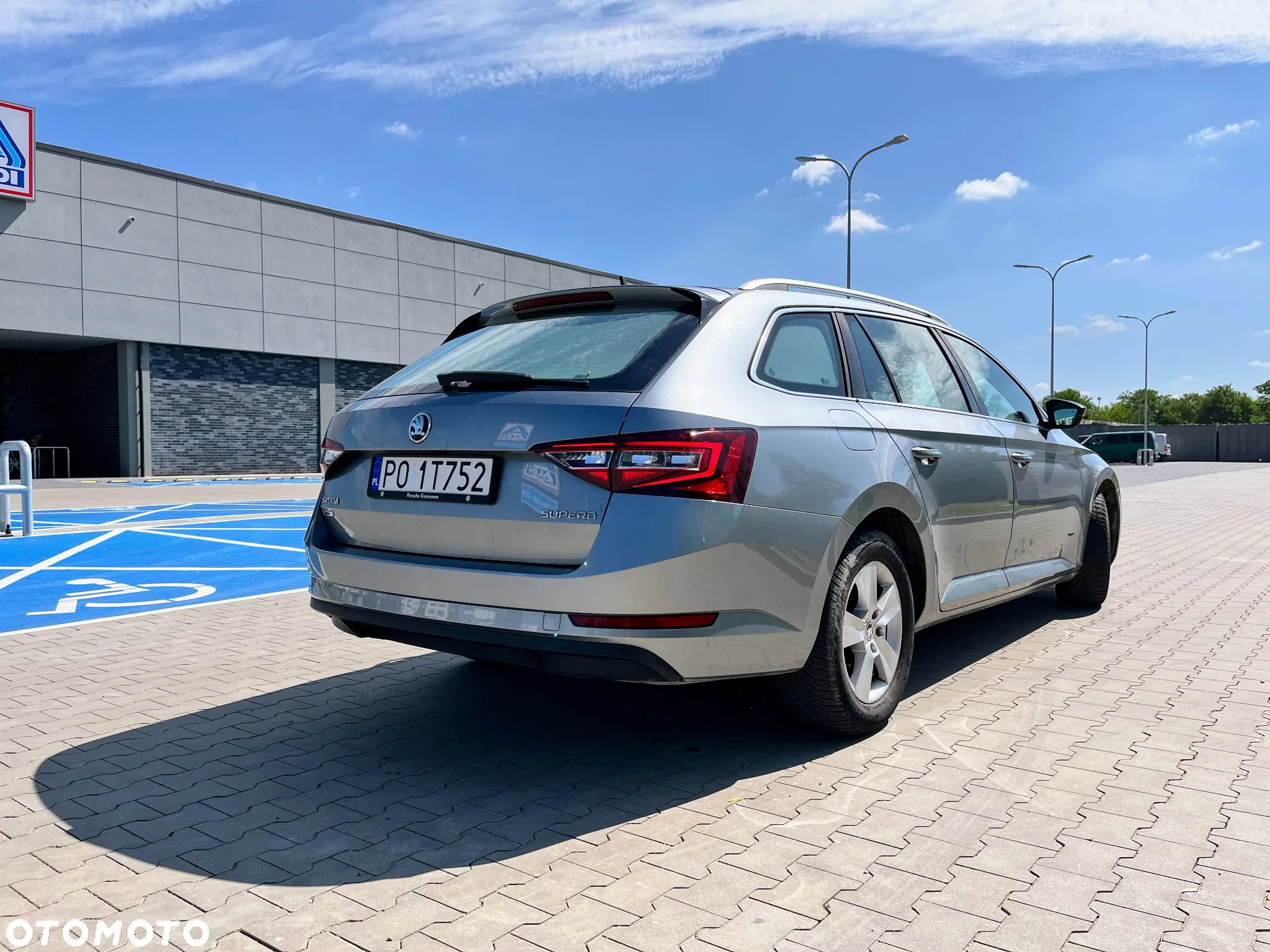 Skoda Superb 1.6 TDI Ambition DSG - 6