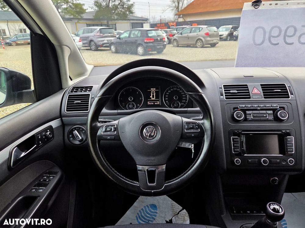 Volkswagen Touran 1.6 TDI DPF BlueMotion Technology STYLE - 14