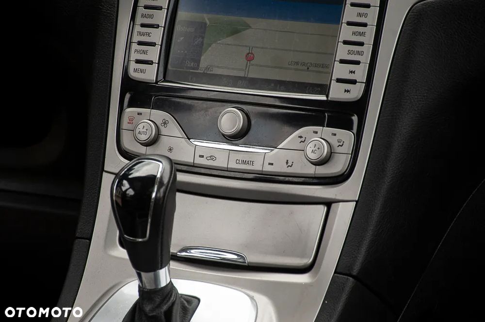 Ford Galaxy 2.3 Ghia - 11