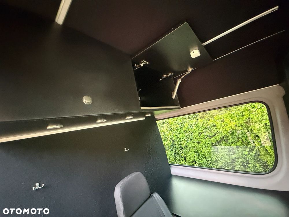 Mercedes-Benz SPRINTER - 31