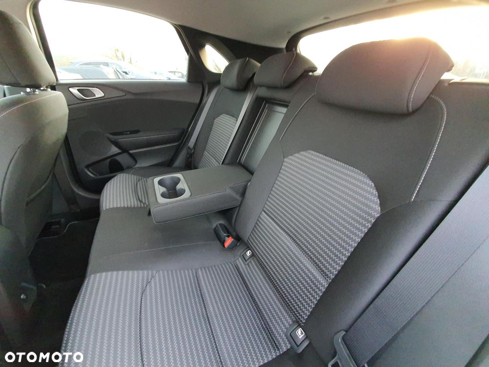 Kia Ceed 1.5 T-GDI M DCT - 16