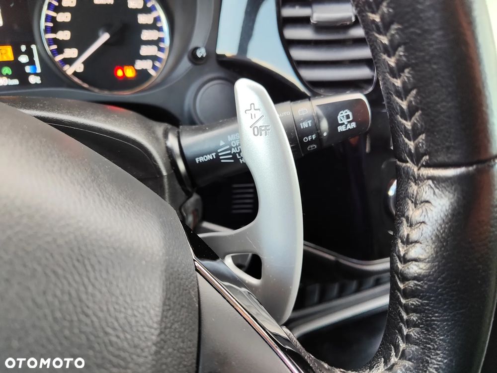 Mitsubishi Outlander 2.0 2WD CVT Diamant Edition+ - 25