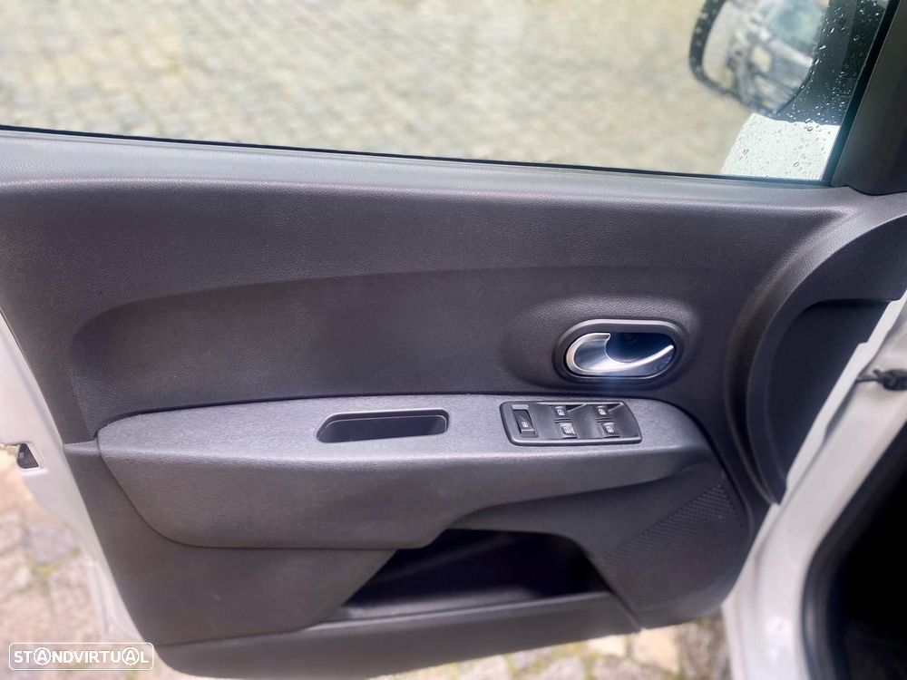 Dacia Lodgy 1.5 Blue dCi Comfort 7L - 11