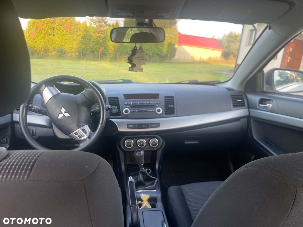 Mitsubishi Lancer 1.6 Invite - 10