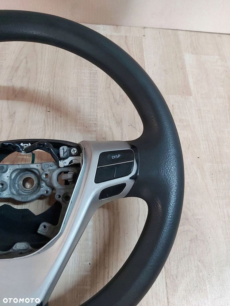 Toyota Verso 09 Kierownica przyciski - 3