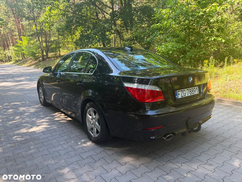 BMW Seria 5 520d Edition Exclusive - 4