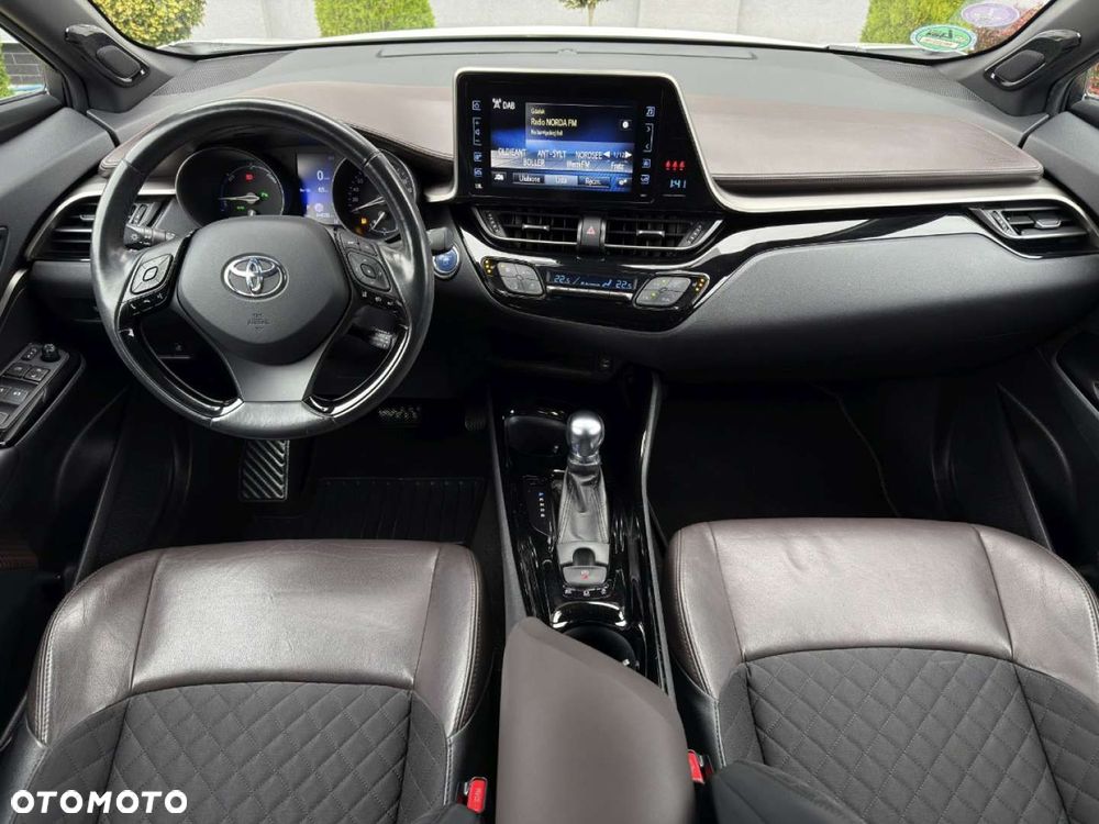 Toyota C-HR Hybrid Lounge - 8