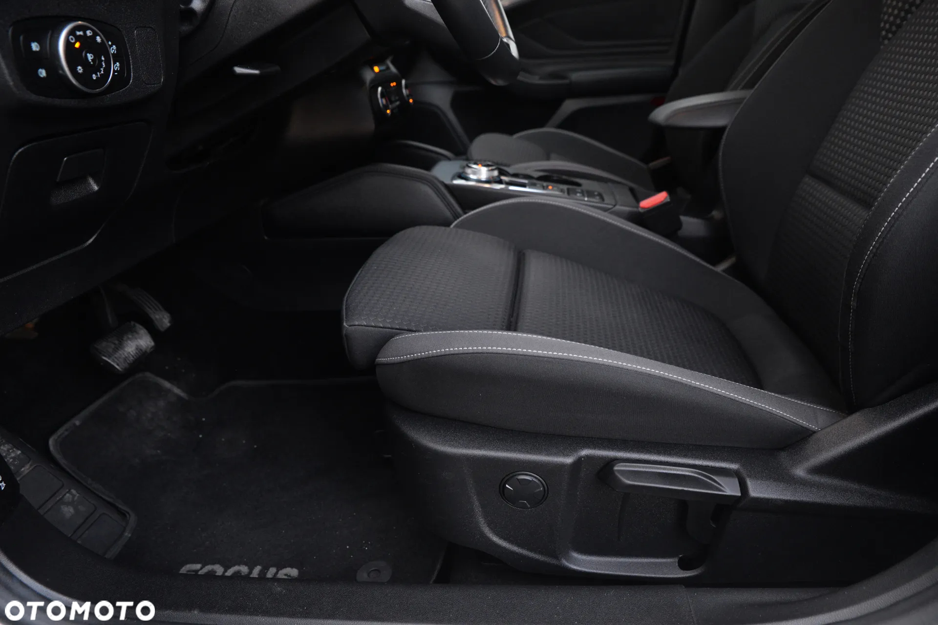 Ford Focus 1.5 EcoBlue Titanium Business - 39