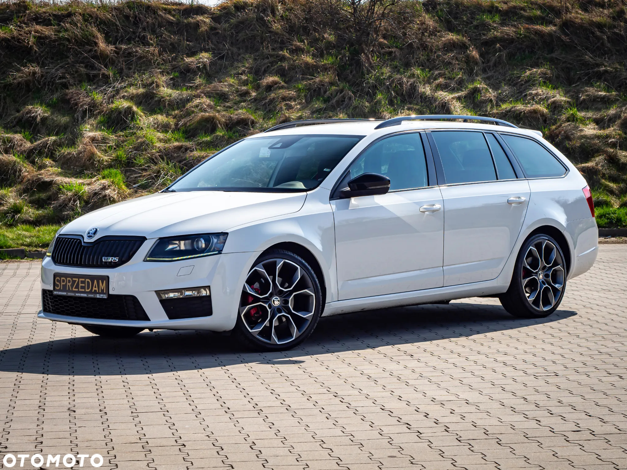 Skoda Octavia Combi 2.0 TDI DSG RS - 10