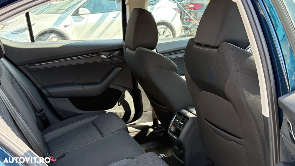 Skoda Octavia 2.0 TDI DSG Ambition - 28