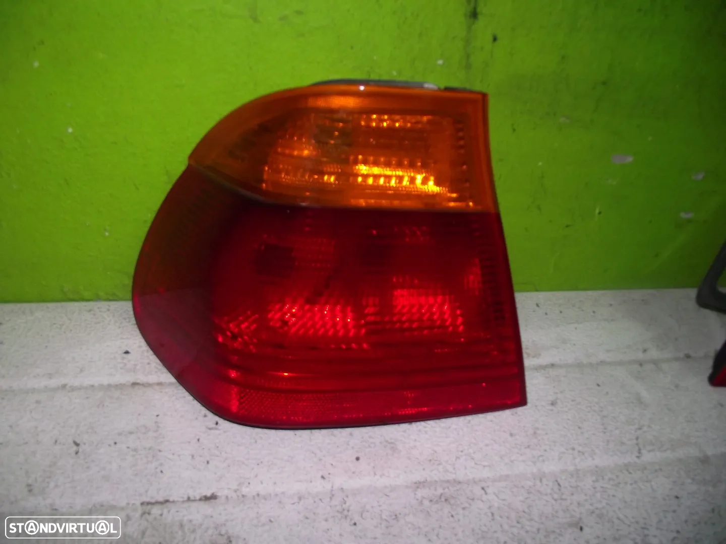 Farolim Trás Esquerdo Bmw E46 4P - 1998 / 2001 - 2