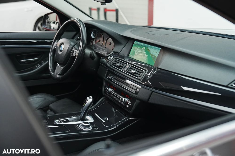 BMW Seria 5 525d Aut. Luxury Line - 19